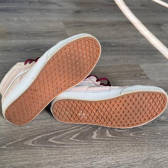 Vans High-Tops with Pink Suede and burgundy Laces - Picture 4 of 5